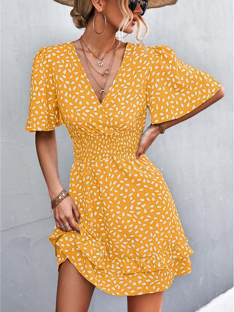 Effortlessly Elegant Dress with a Timeless Design