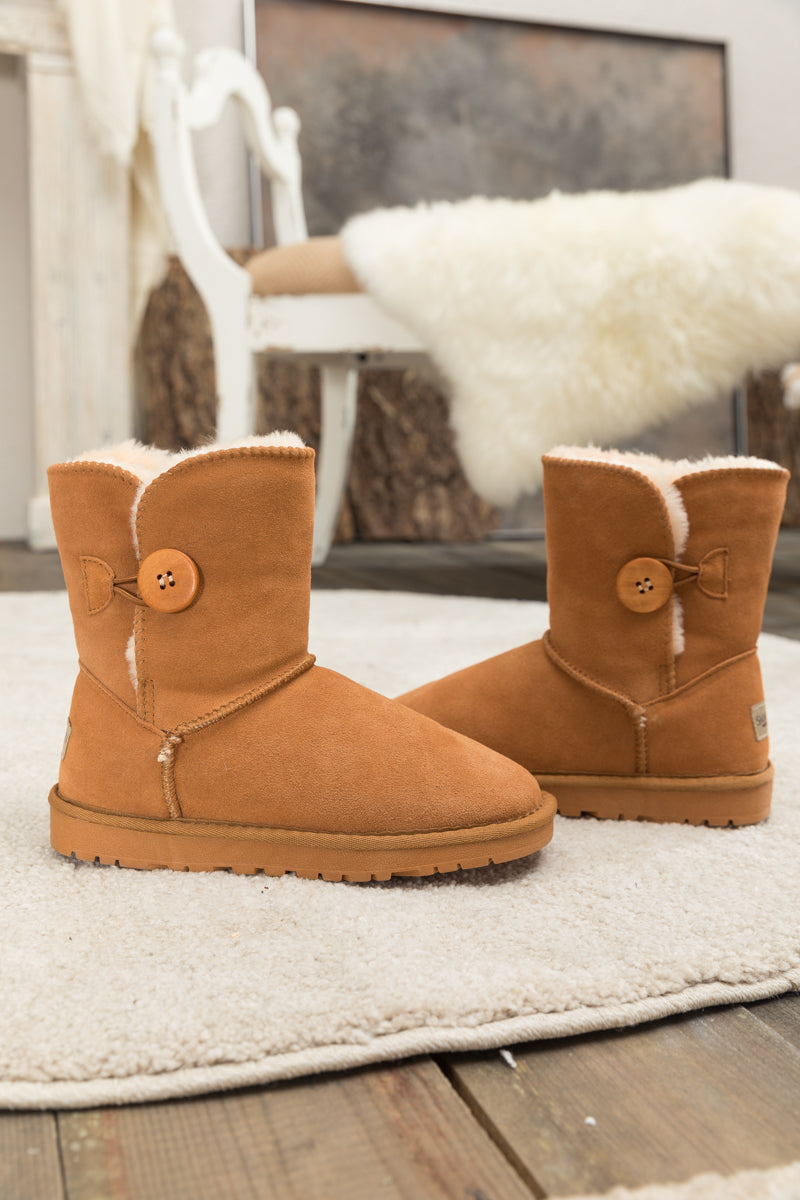 Polished Boots with an Effortless Classic Look
