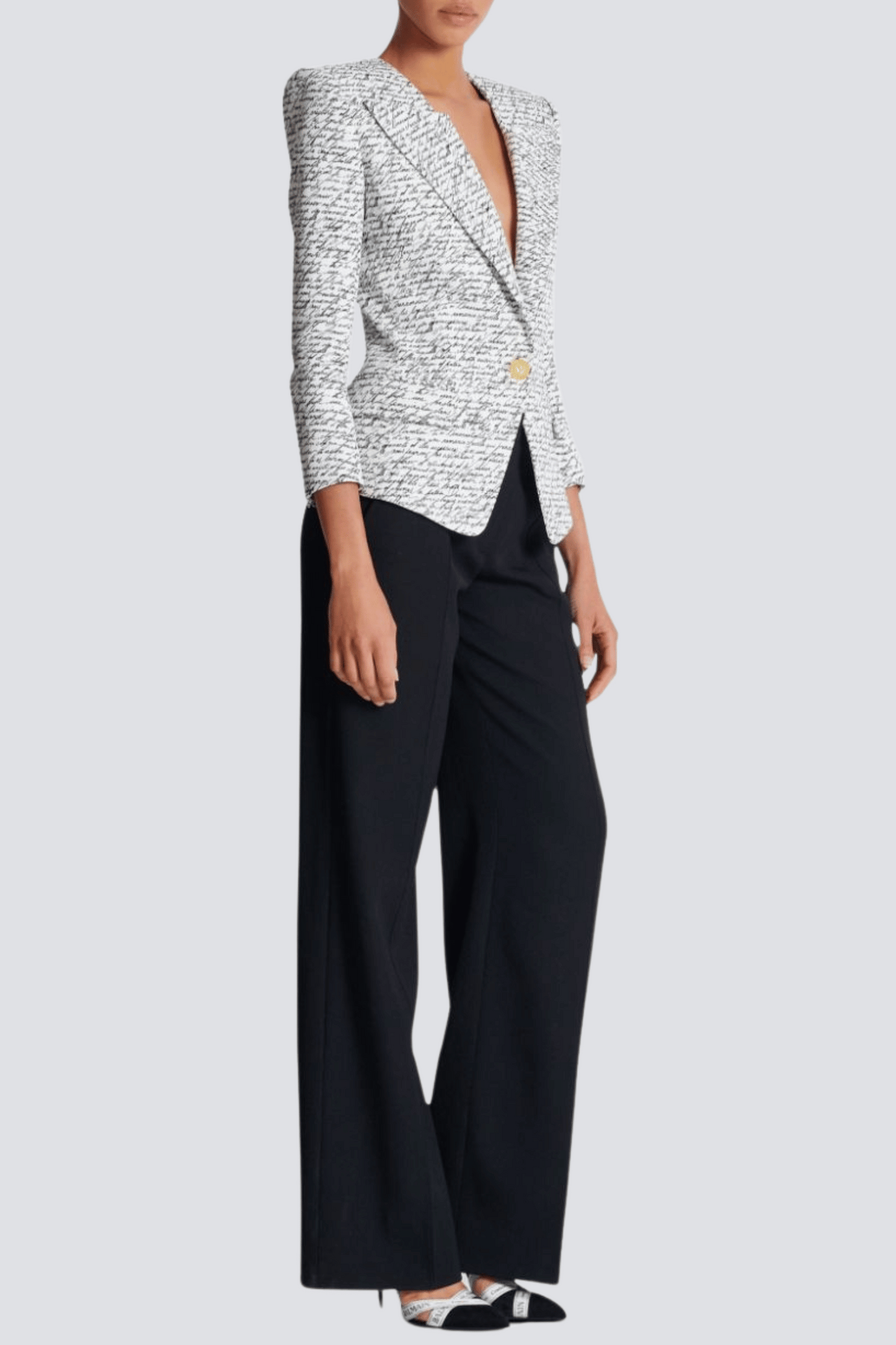 Gracefully Styled Garment for Any Occasion