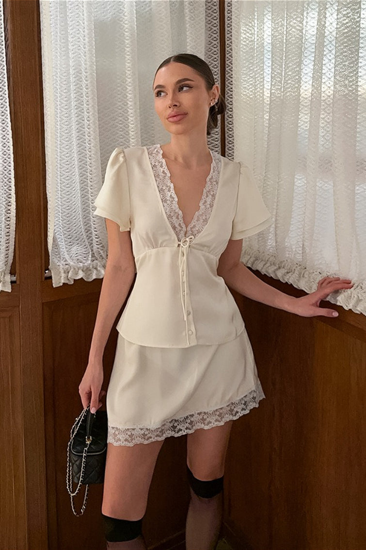 Beautifully Finished Garment in a Timeless Design
