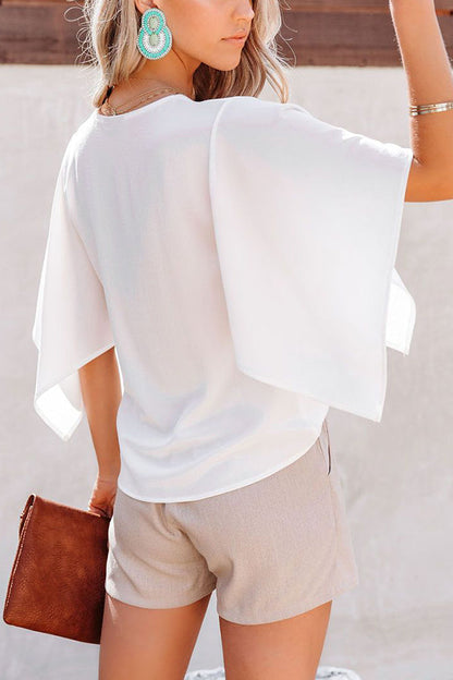 Effortlessly Elegant Blouse with a Timeless Design