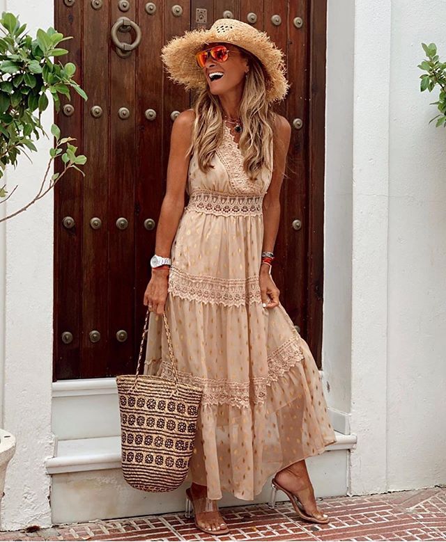 Well Tailored Dress with a Graceful Silhouette