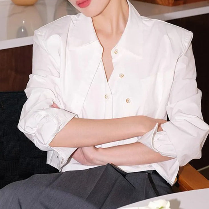Well Tailored Shirt with a Graceful Silhouette