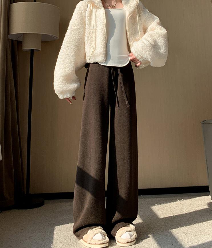 Sophisticated Pants with a Clean Classic Look