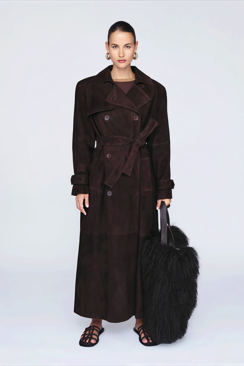 Well Tailored Coat with a Graceful Silhouette
