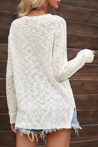 Well Tailored Sweater with a Graceful Silhouette