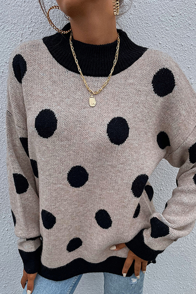 Well Tailored Sweater with a Graceful Silhouette