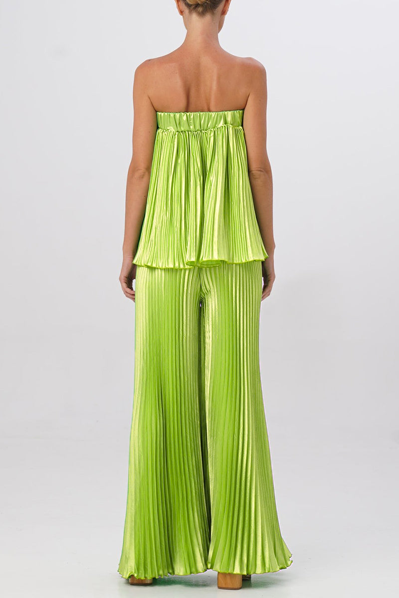 Sophisticated Garment with a Clean Classic Look