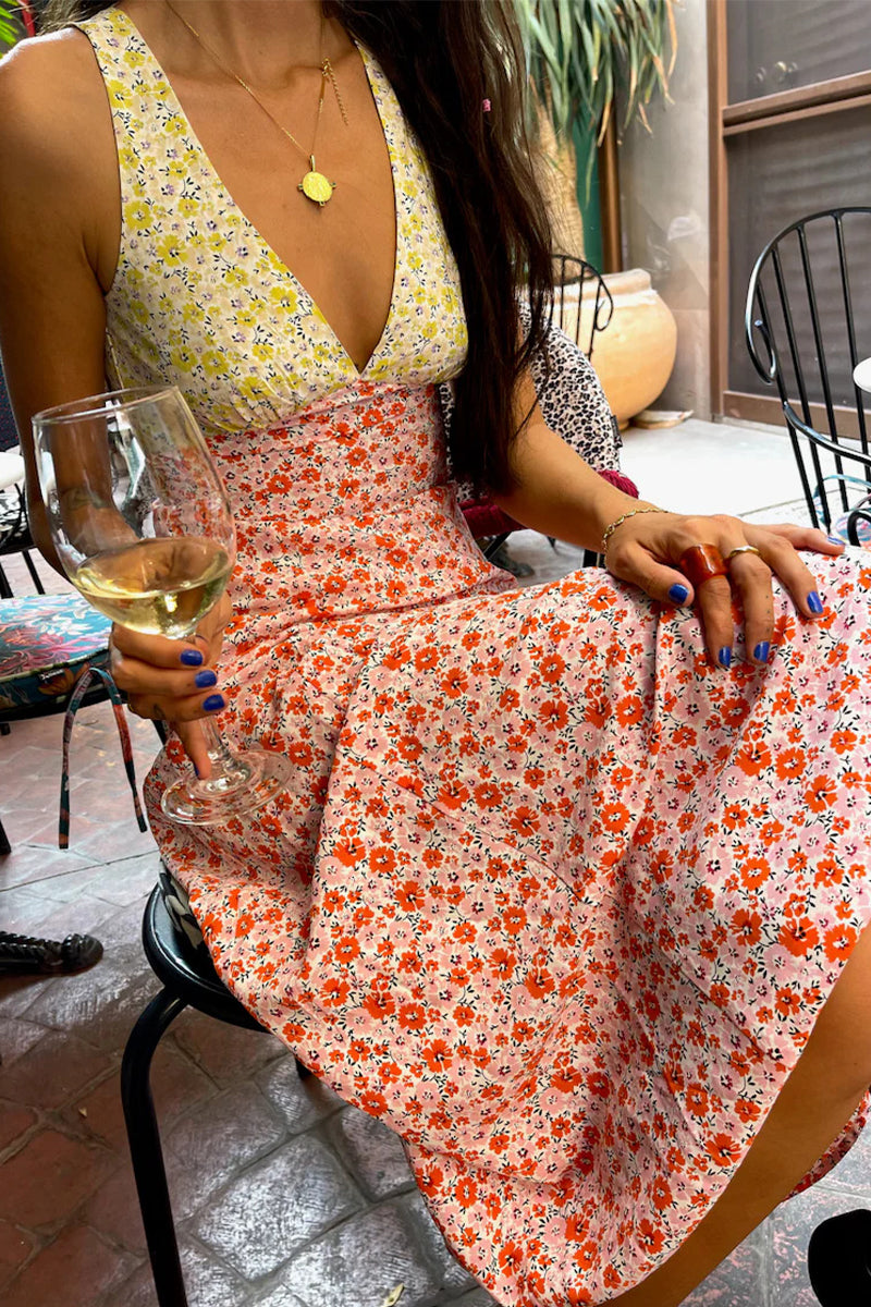 Classic Vintage Dress with a Flattering Fit