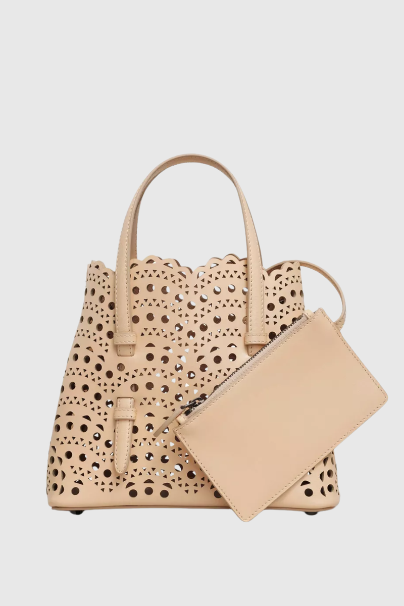 Well Tailored Bag with a Graceful Silhouette