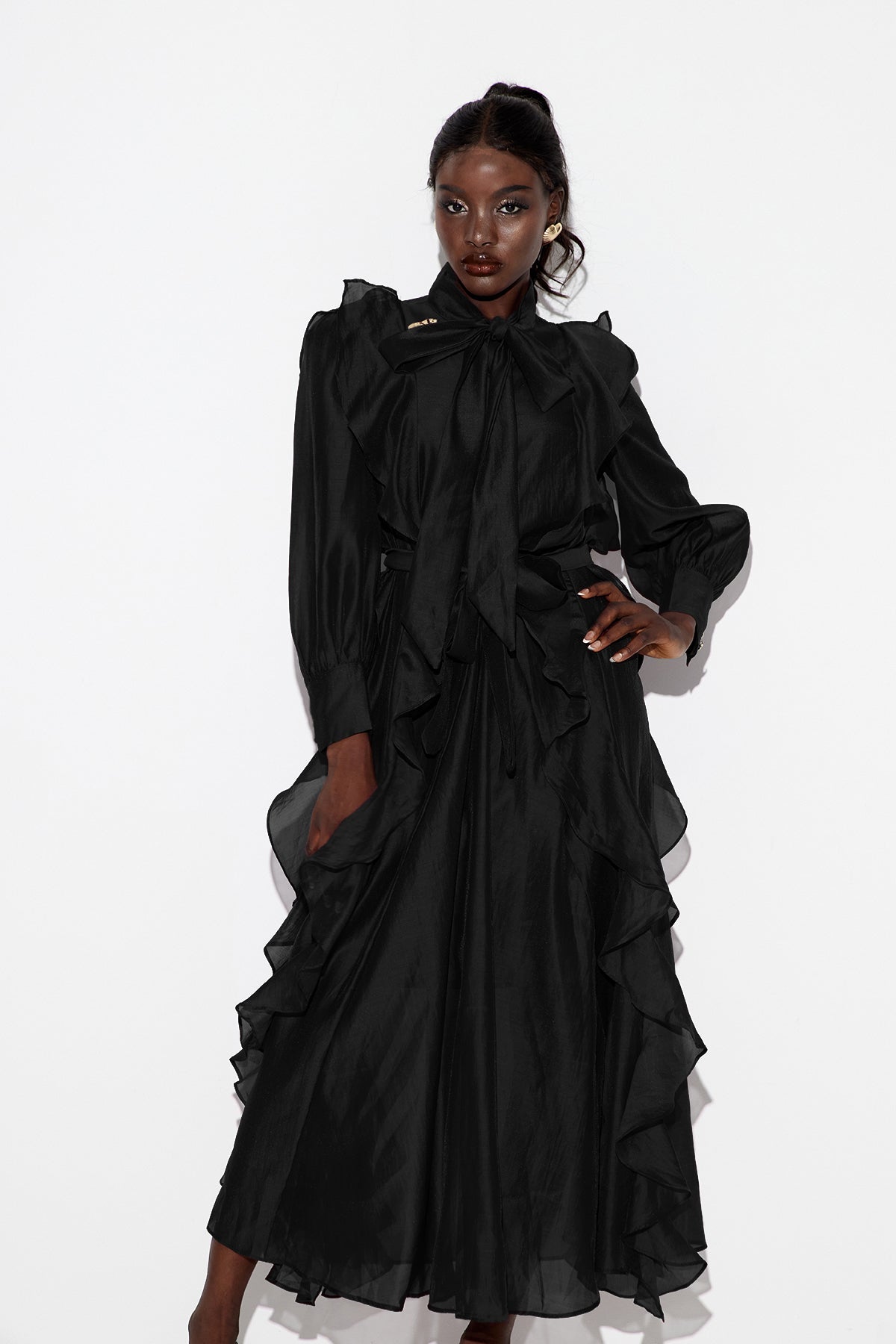 Effortlessly Elegant Dress with a Timeless Design