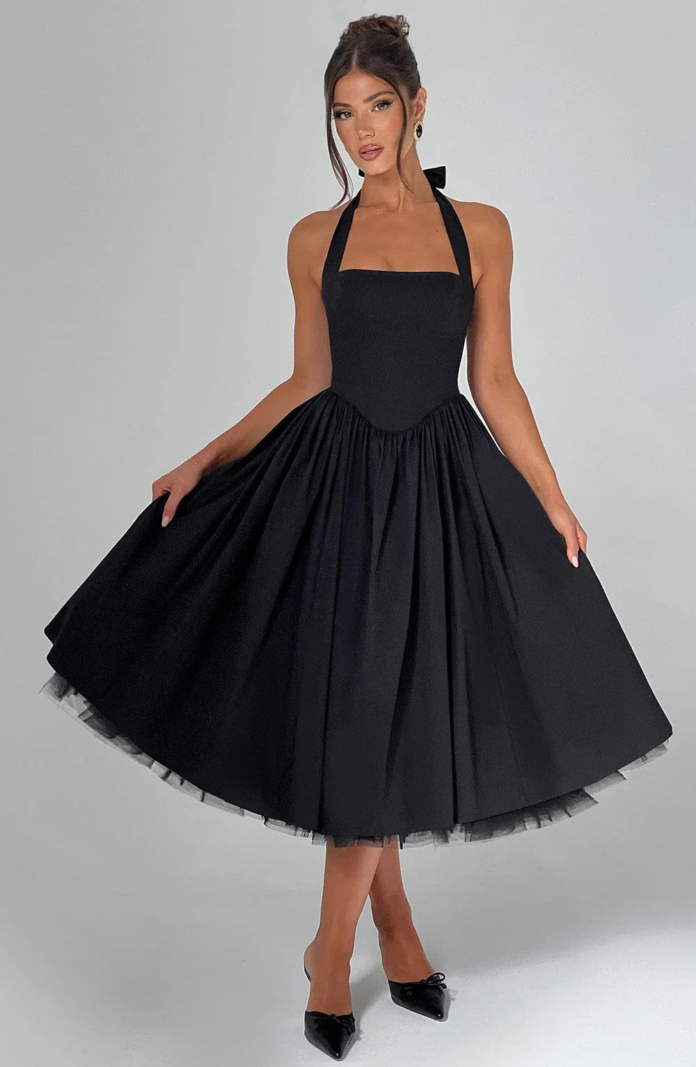 Effortlessly Elegant Dress with a Timeless Design