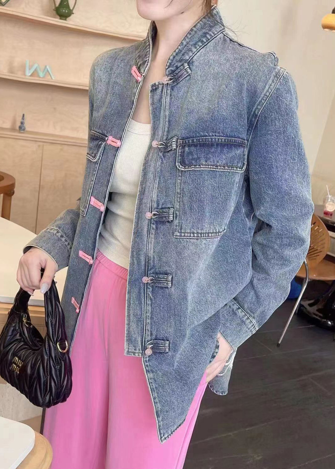 Beautifully Finished Coat in a Timeless Design