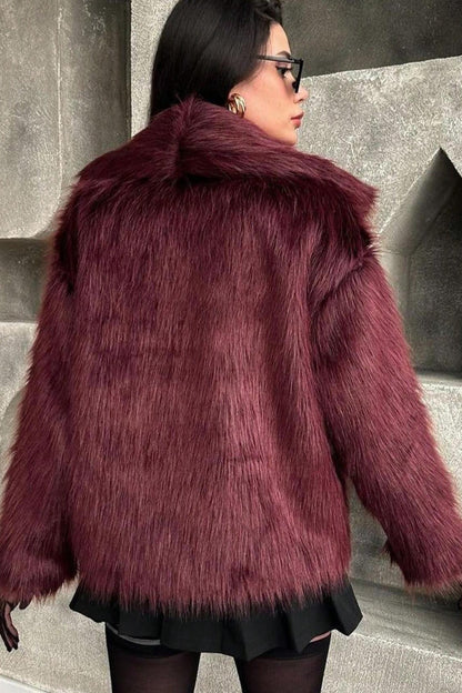 Well Tailored Coat with a Graceful Silhouette