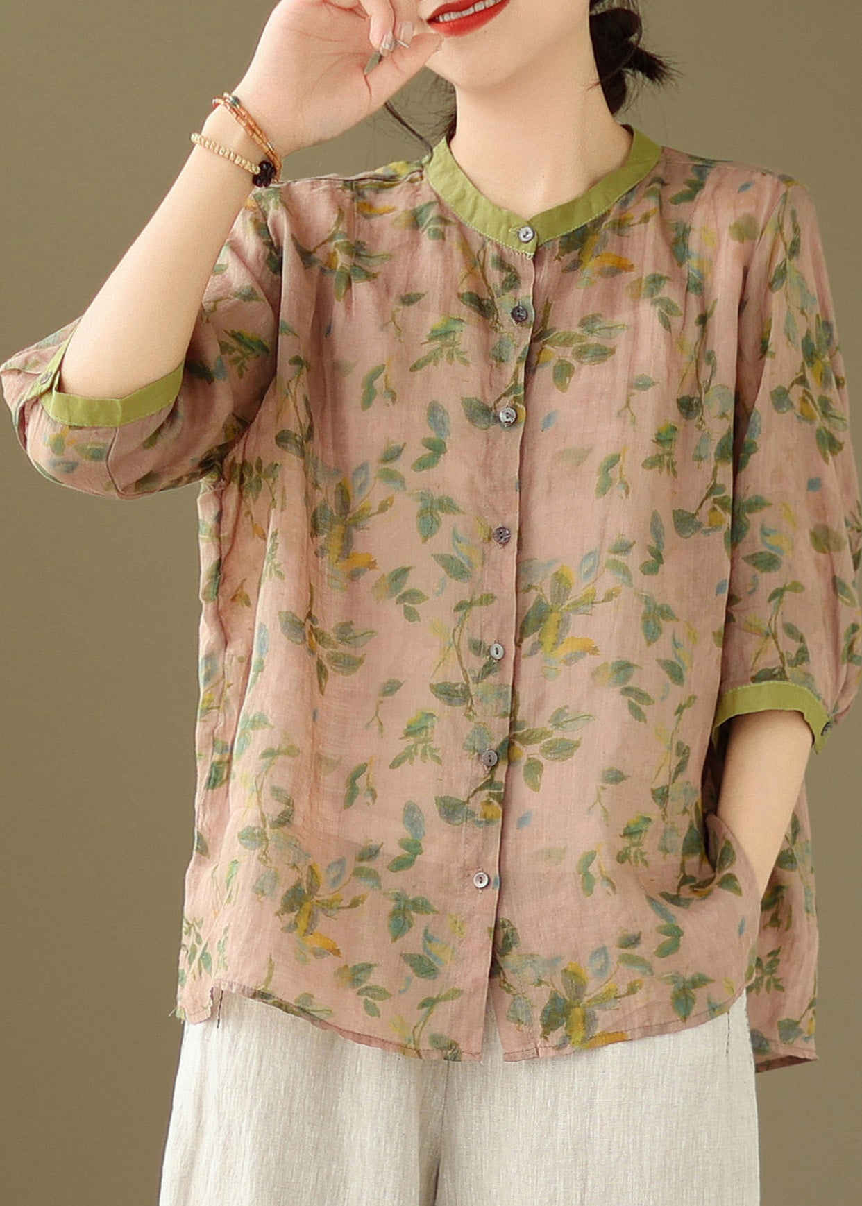 Beautifully Crafted Blouse in a Classic Style