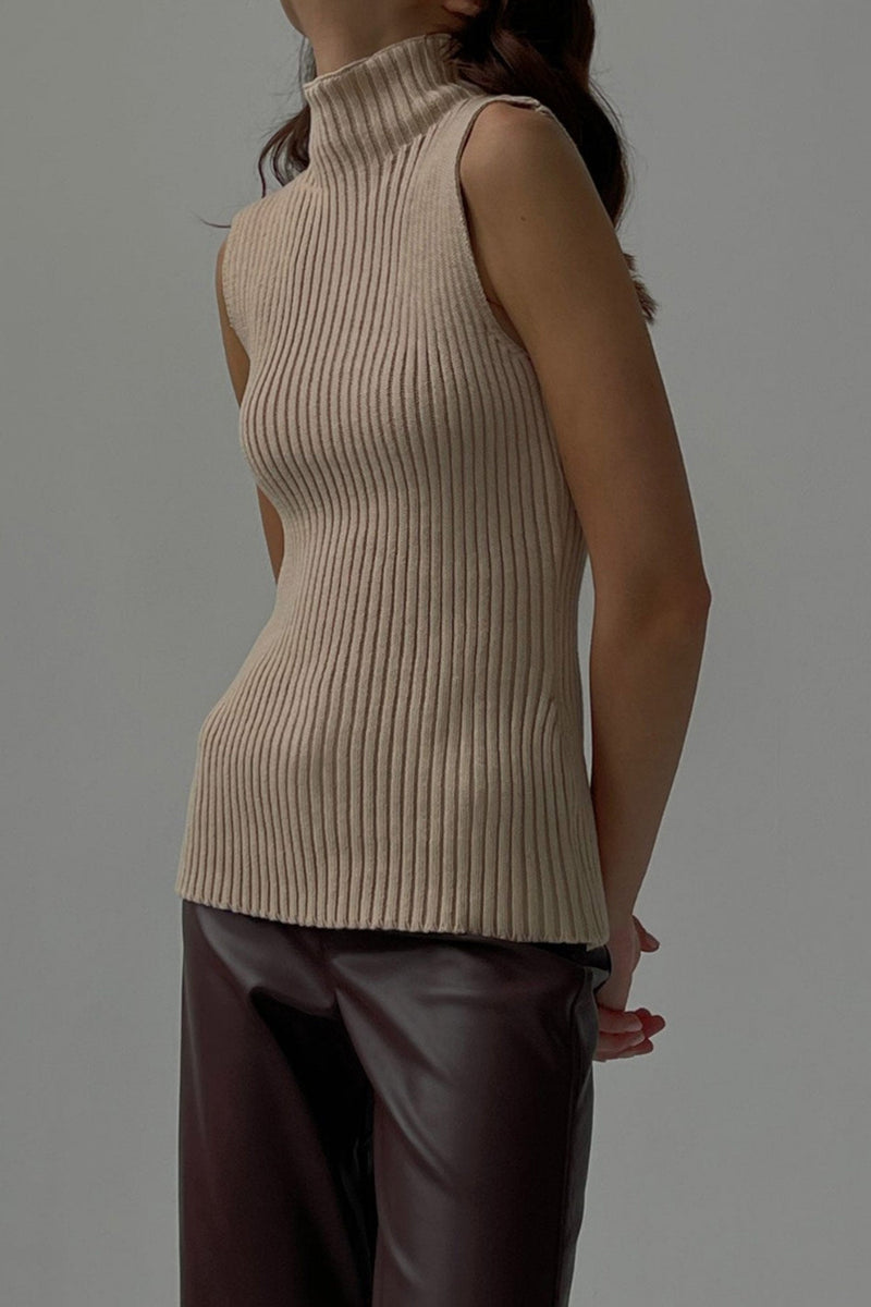 Effortlessly Elegant Sweater with a Timeless Design