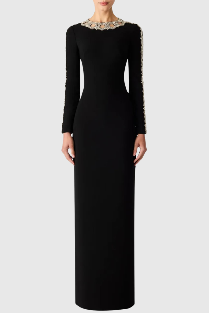 Well Tailored Dress with a Graceful Silhouette