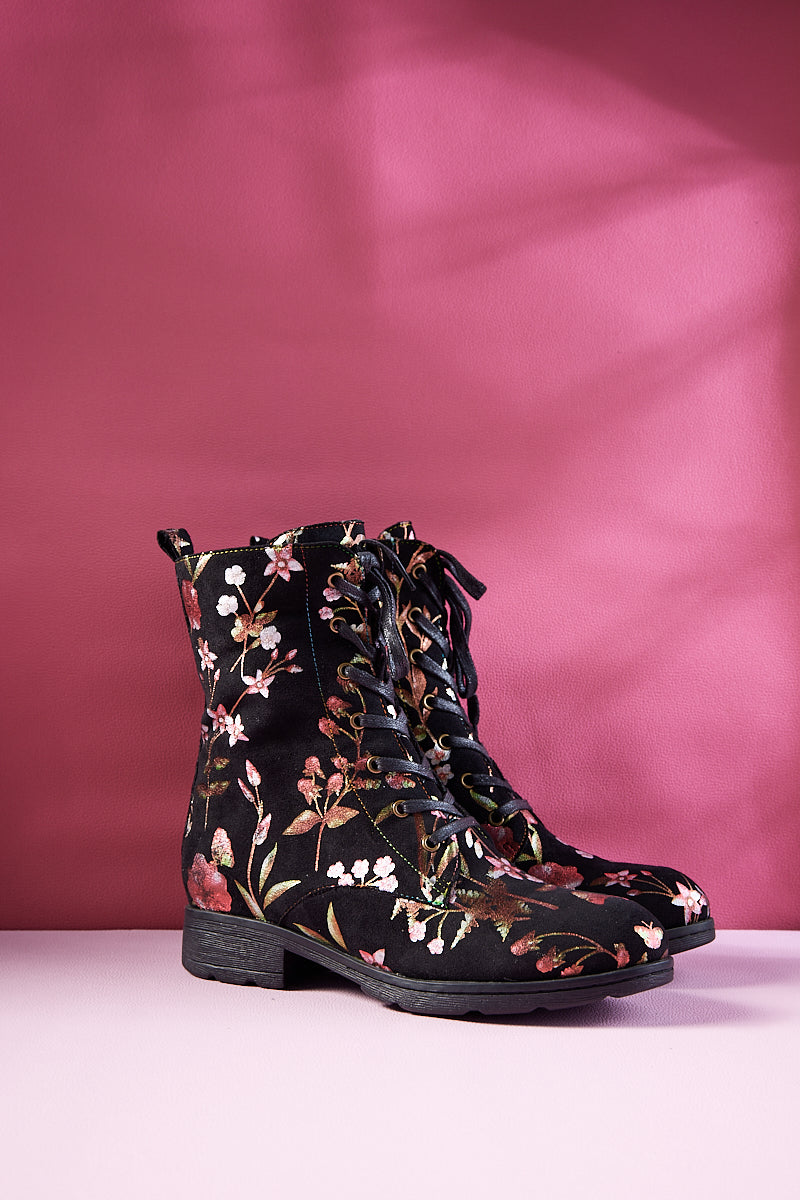 Gracefully Styled Boots for Any Occasion