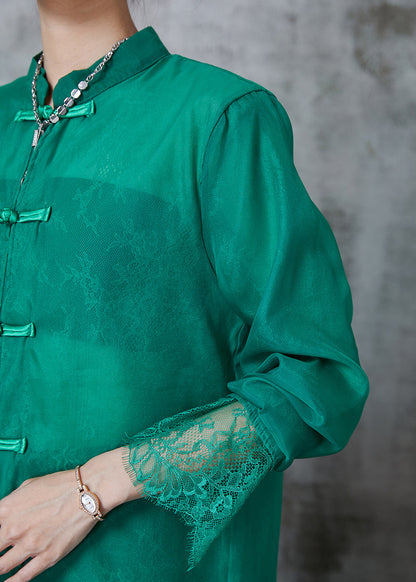 Classic Vintage Shirt with a Flattering Fit