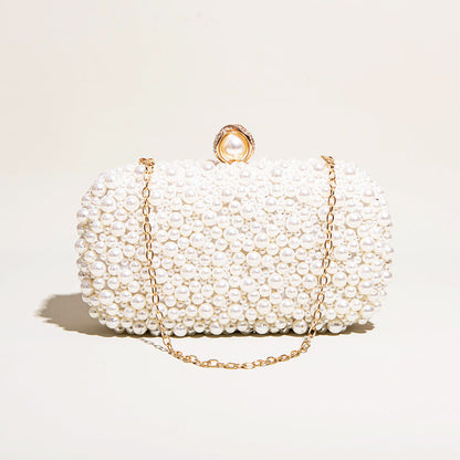 Well Tailored Bag with a Graceful Silhouette