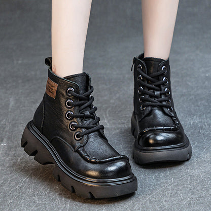 Beautifully Finished Boots in a Timeless Design