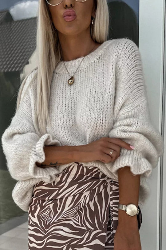 Effortlessly Elegant Sweater with a Timeless Design