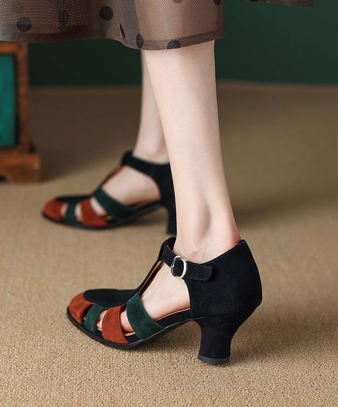 Effortlessly Elegant Sandals with a Timeless Design
