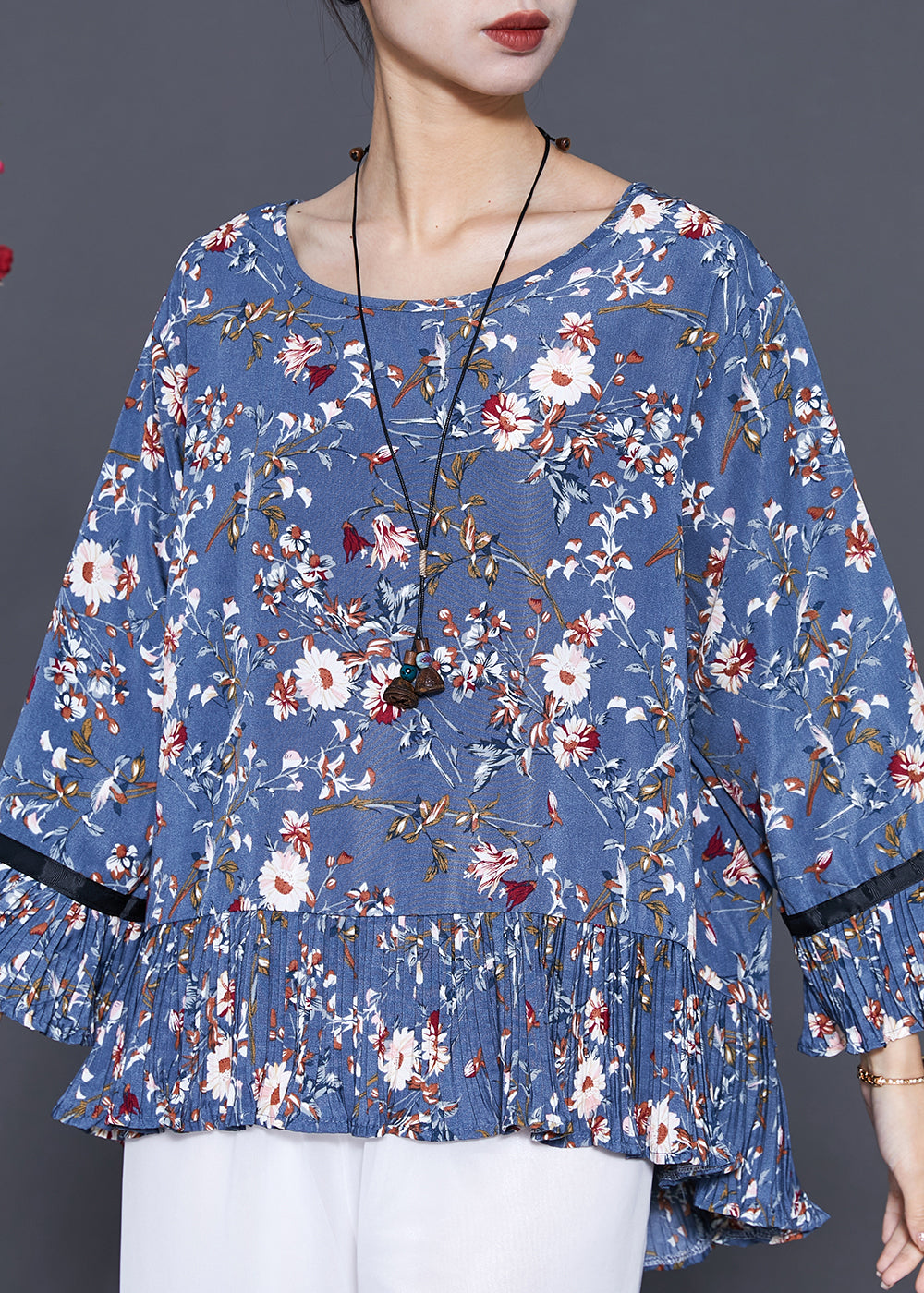 Classic Vintage Blouse with a Flattering Fit