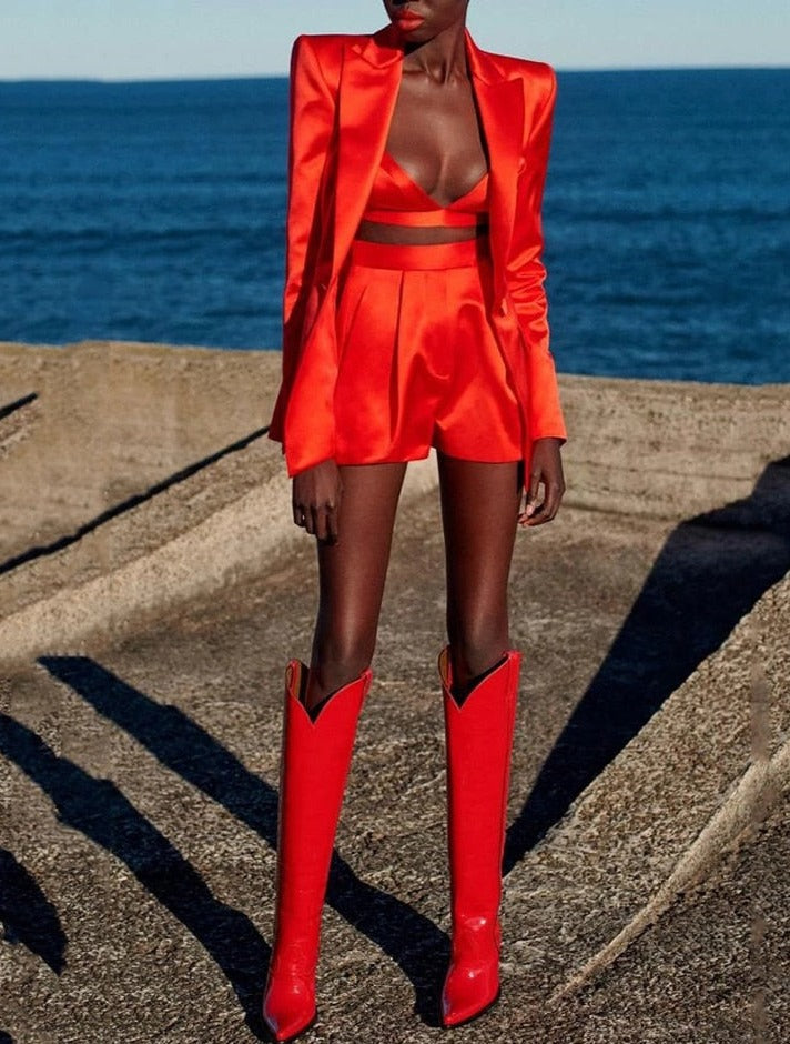 Effortlessly Elegant Garment with a Timeless Design