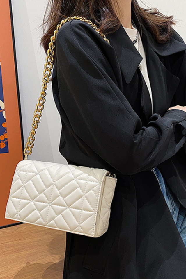 Effortlessly Elegant Bag with a Timeless Design