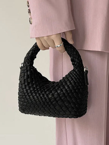 Beautifully Finished Bag in a Timeless Design