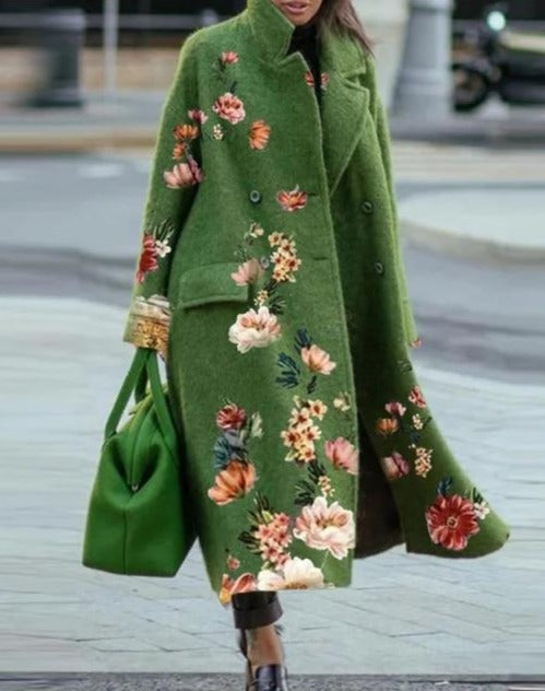 Well Tailored Coat with a Graceful Silhouette