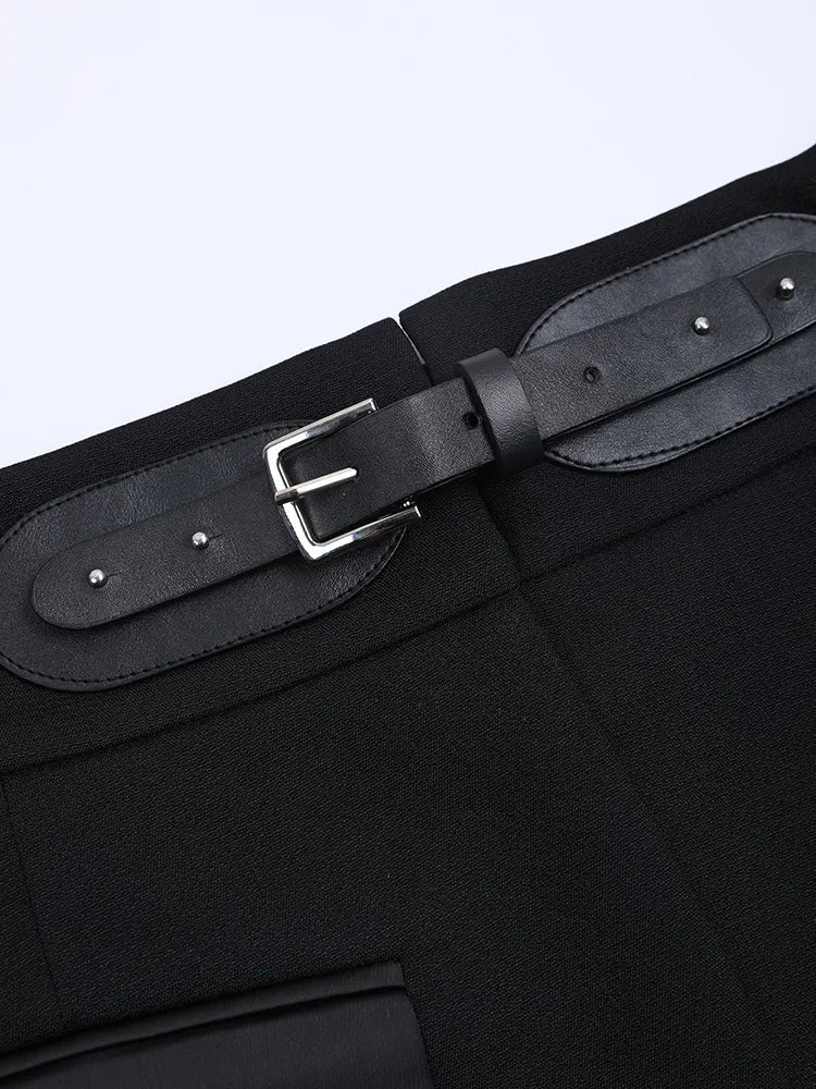 Effortlessly Elegant Pants with a Timeless Design