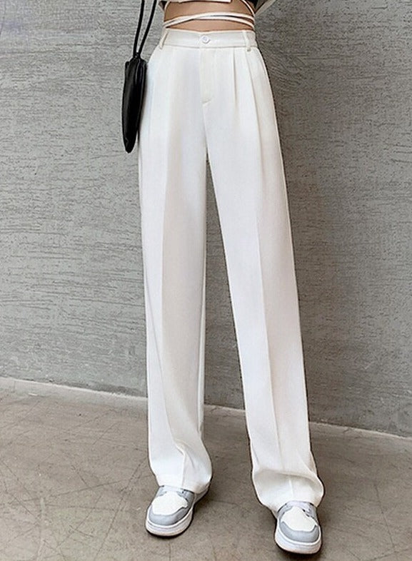 Well Tailored Pants with a Graceful Silhouette