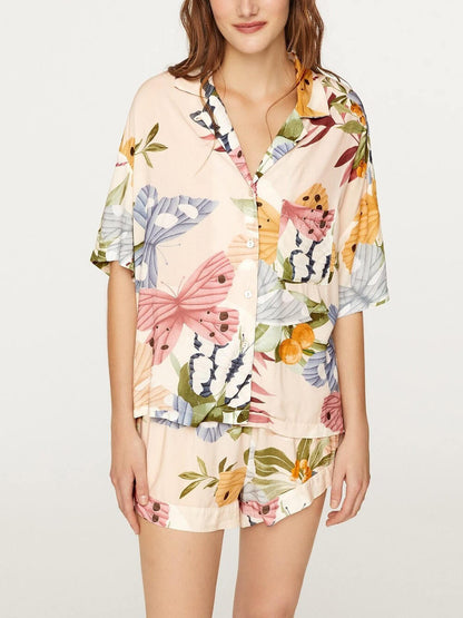 Well Tailored Shirt with a Graceful Silhouette