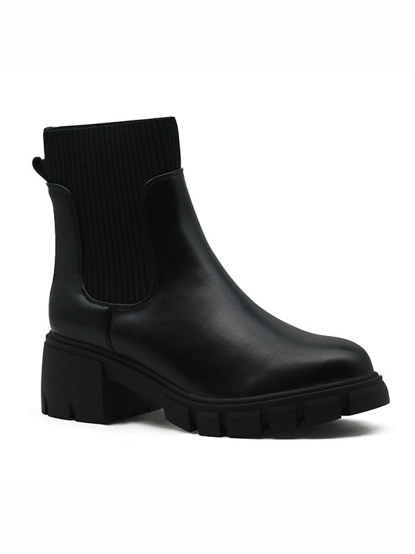 Effortlessly Elegant Boots with a Timeless Design