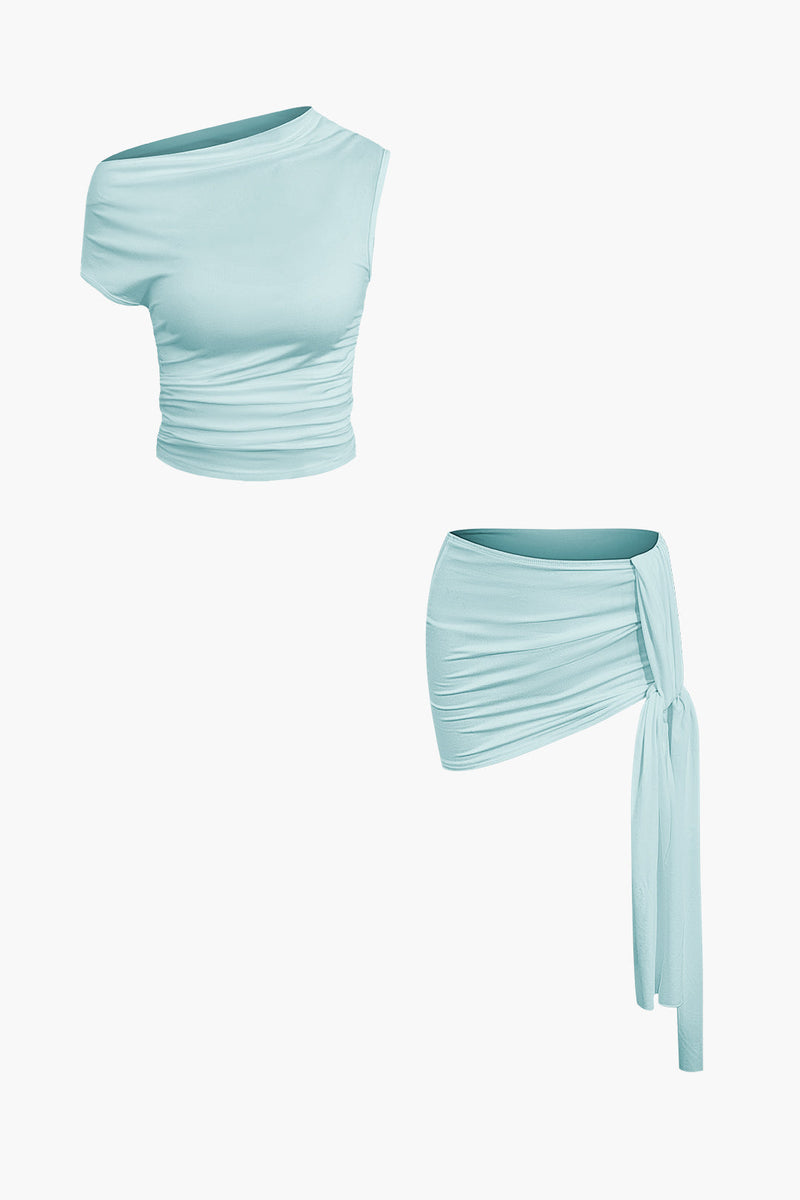 Effortlessly Elegant Top with a Timeless Design