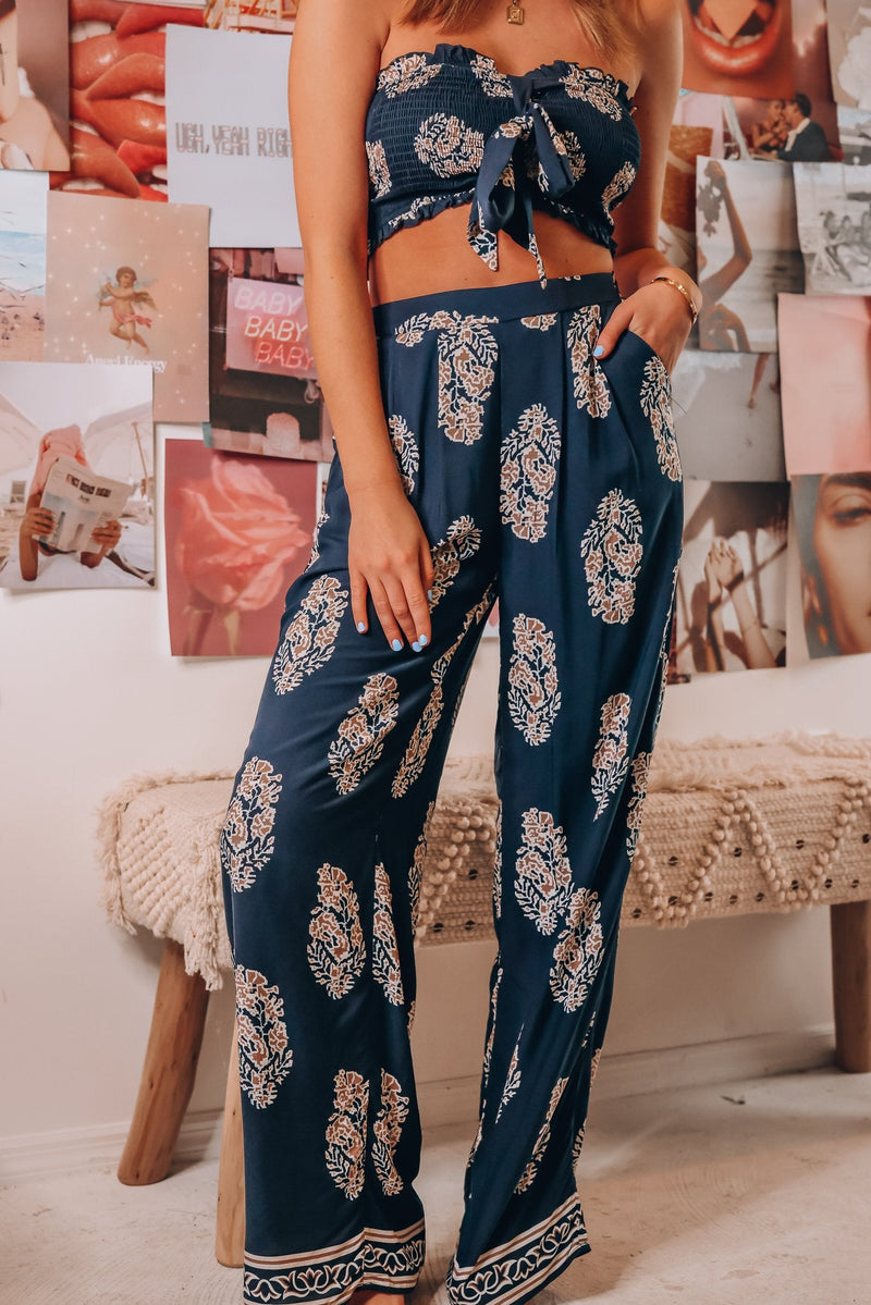 Elegantly Styled Pants for Everyday Wear