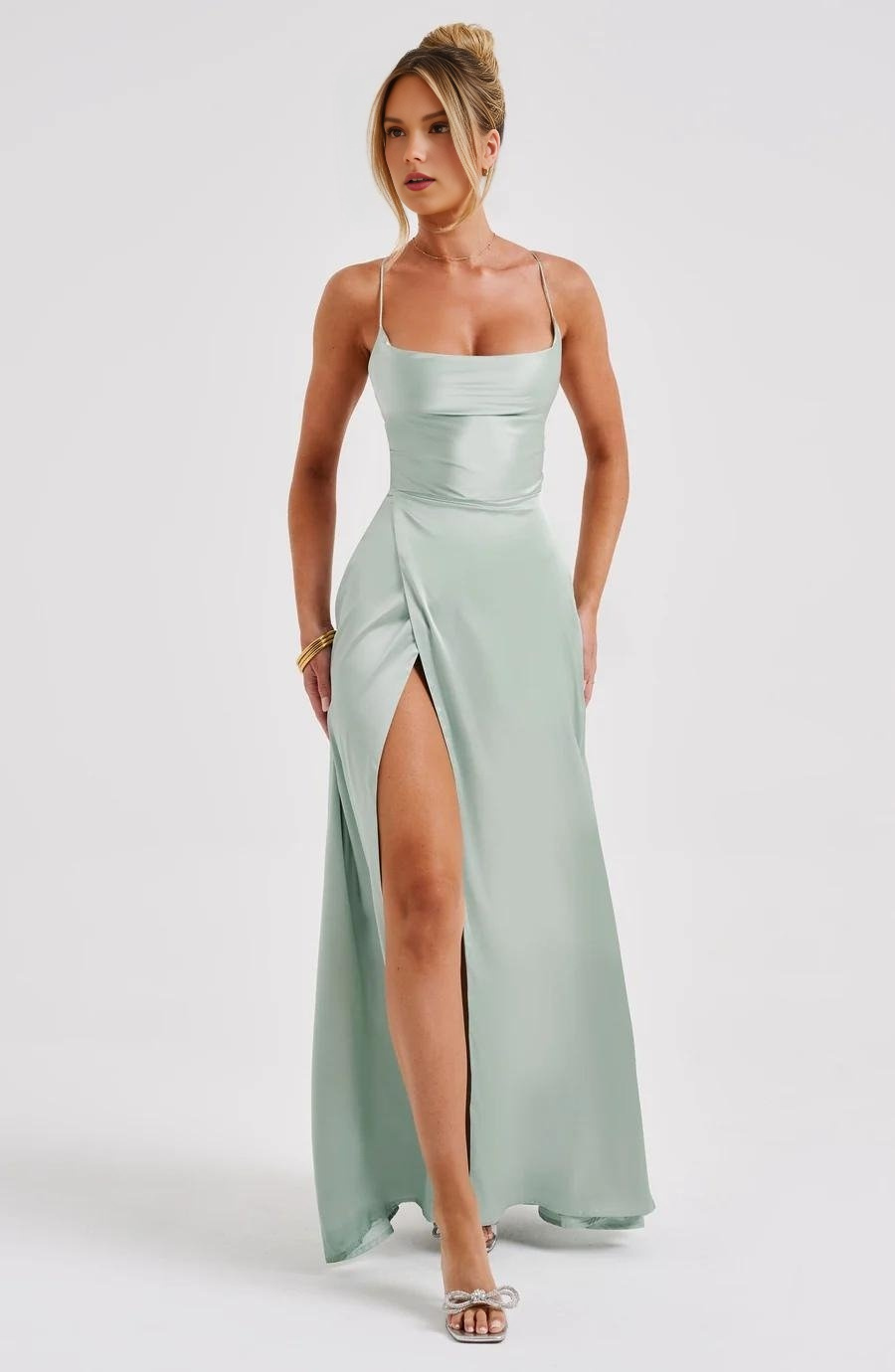 Sophisticated Dress with a Clean Classic Look