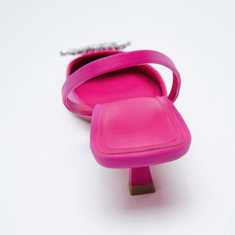 Beautifully Finished Heels in a Timeless Design