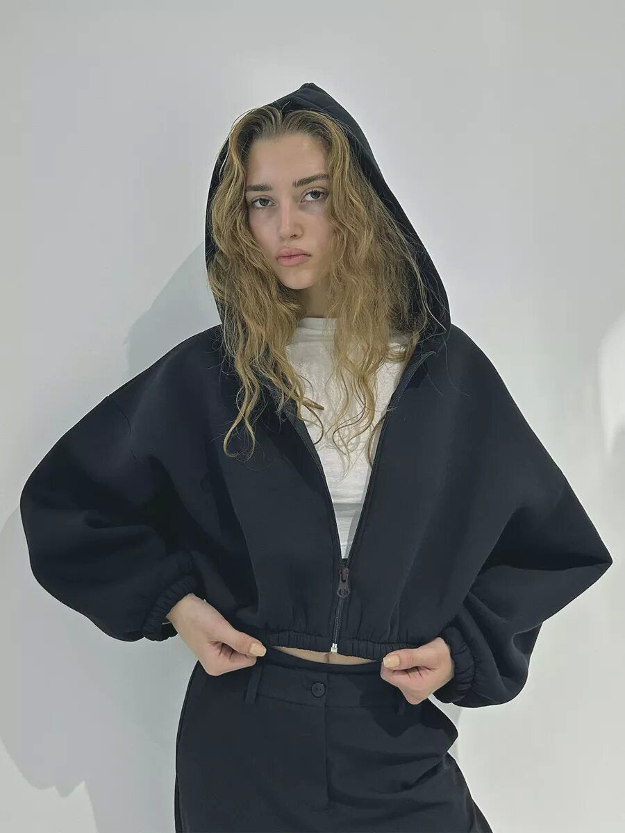 Well Tailored Coat with a Graceful Silhouette