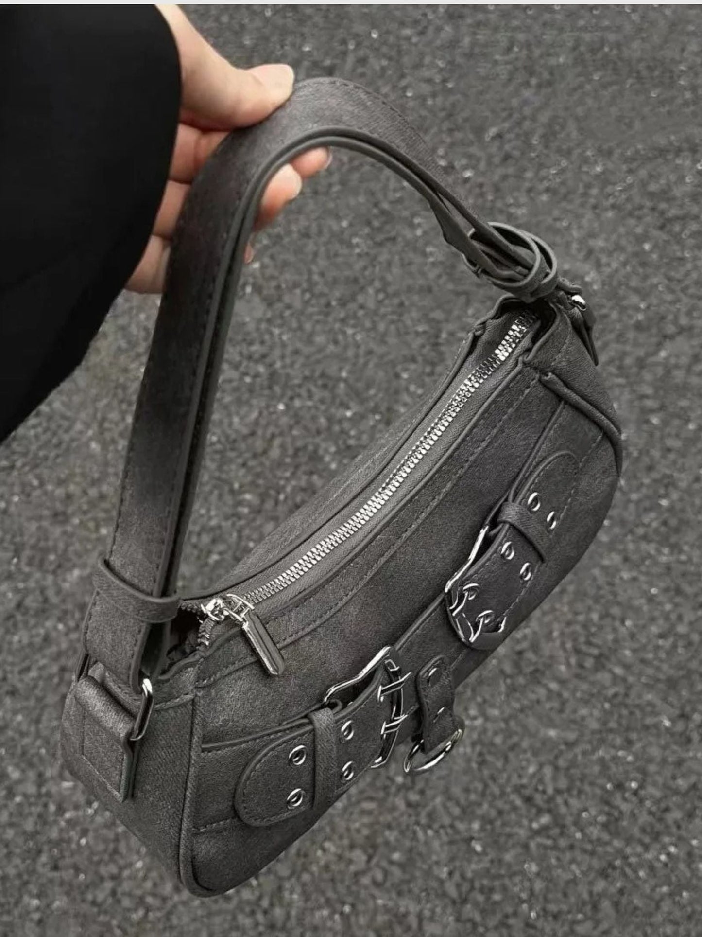 Effortlessly Elegant Bag with a Timeless Design