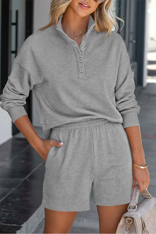 Well Tailored Shirt with a Graceful Silhouette