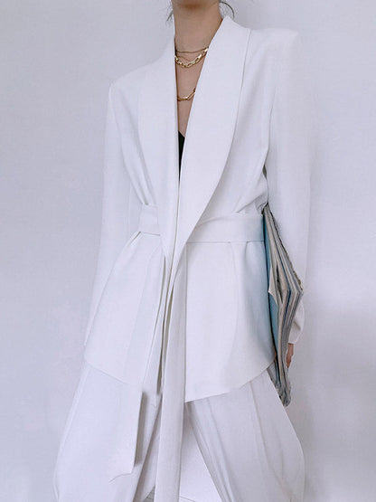 Well Tailored Pants with a Graceful Silhouette