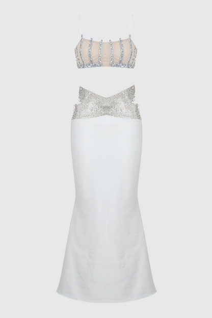 Well Tailored Garment with a Graceful Silhouette