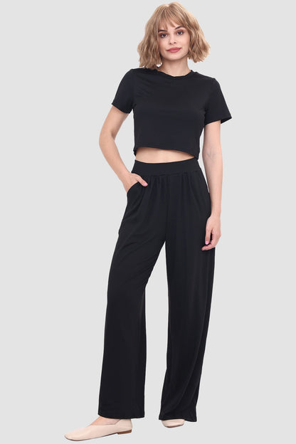 Elegantly Styled Trousers for Everyday Wear