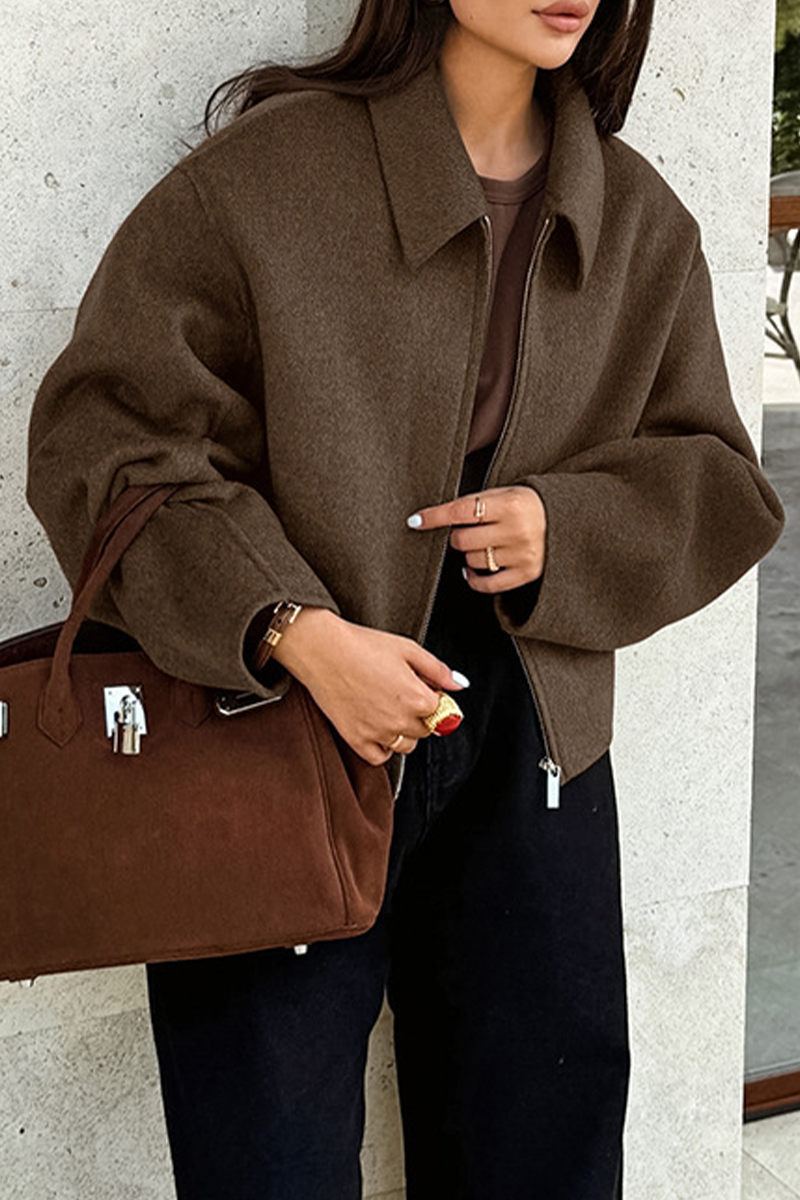 Effortlessly Elegant Garment with a Timeless Design