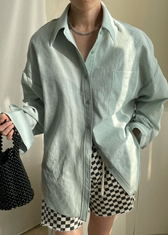 Classic Vintage Shirt with a Flattering Fit
