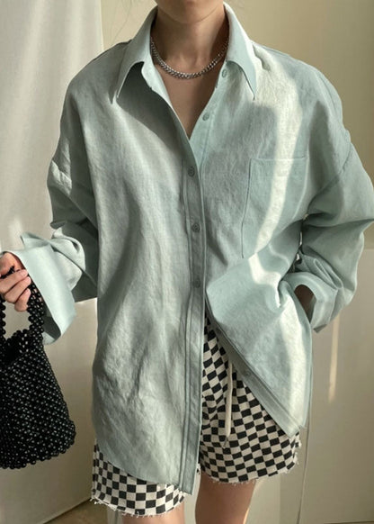 Classic Vintage Shirt with a Flattering Fit
