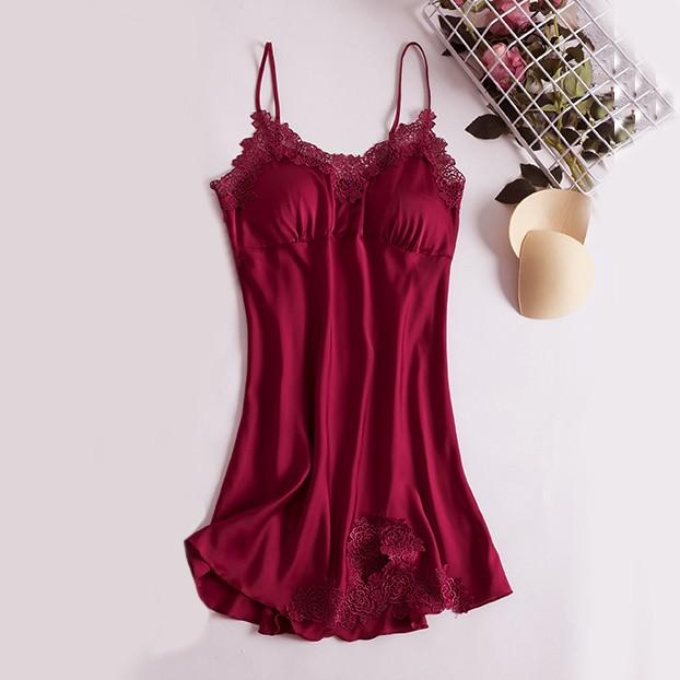 Well Tailored Garment with a Graceful Silhouette